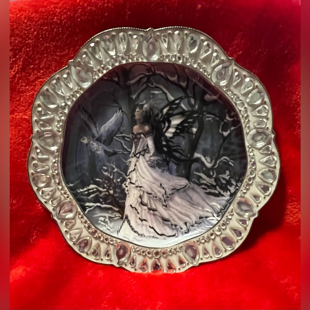 Limited Edition Crystal Enchantments Winter Journey Plate - Picture 2 of 8